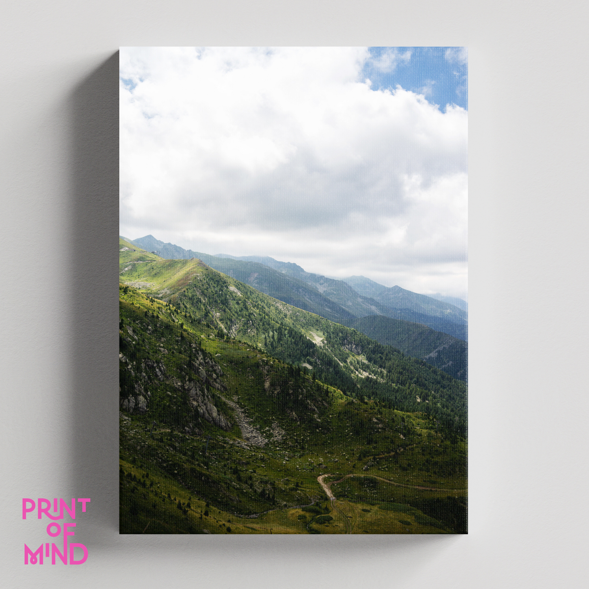 "Valle entre montañas"