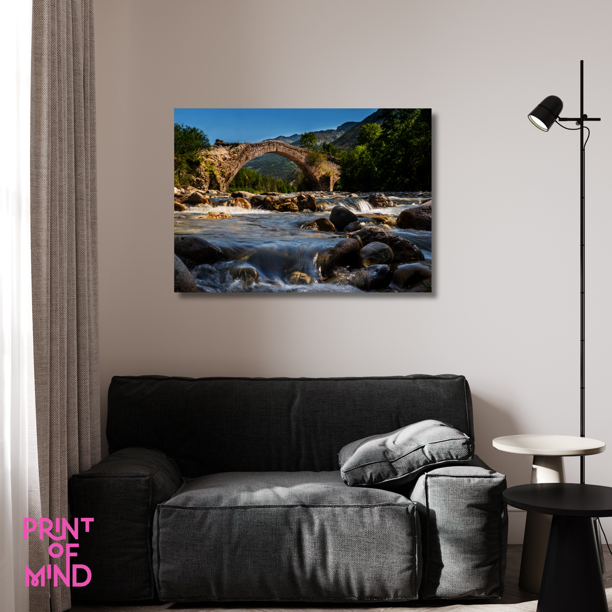 "Puente sobre el rio"