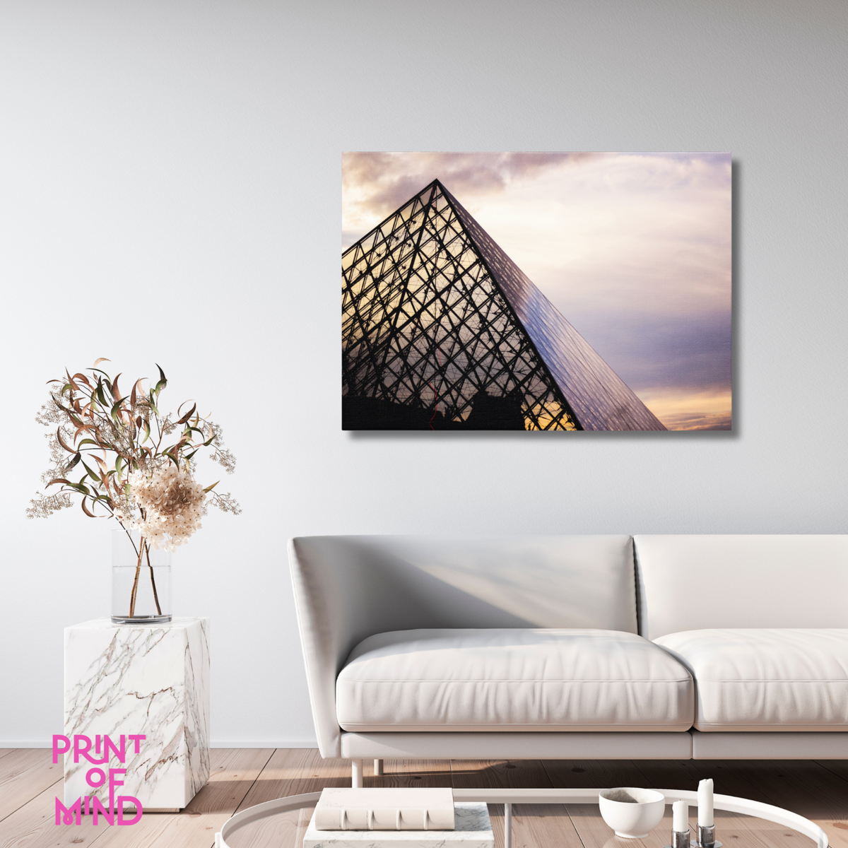 "Pirámide de louvre"
