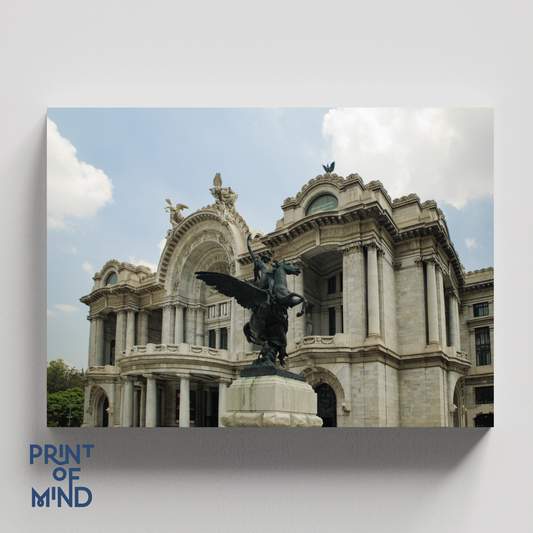 "Frente a bellas artes"